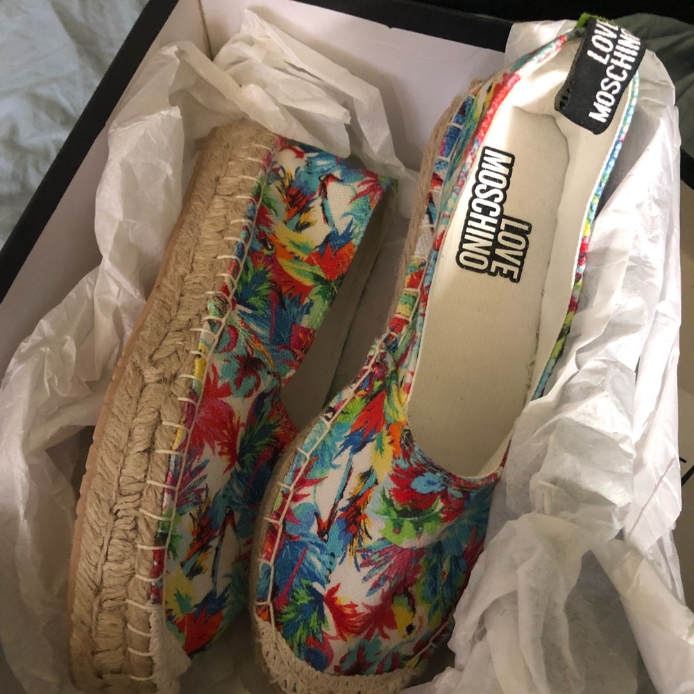 Moschino size 5